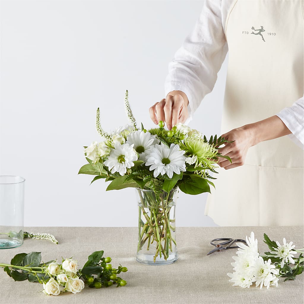 Irish Garden - A Florist Original – Usa Flowershop Llc, Pompano Beach FL