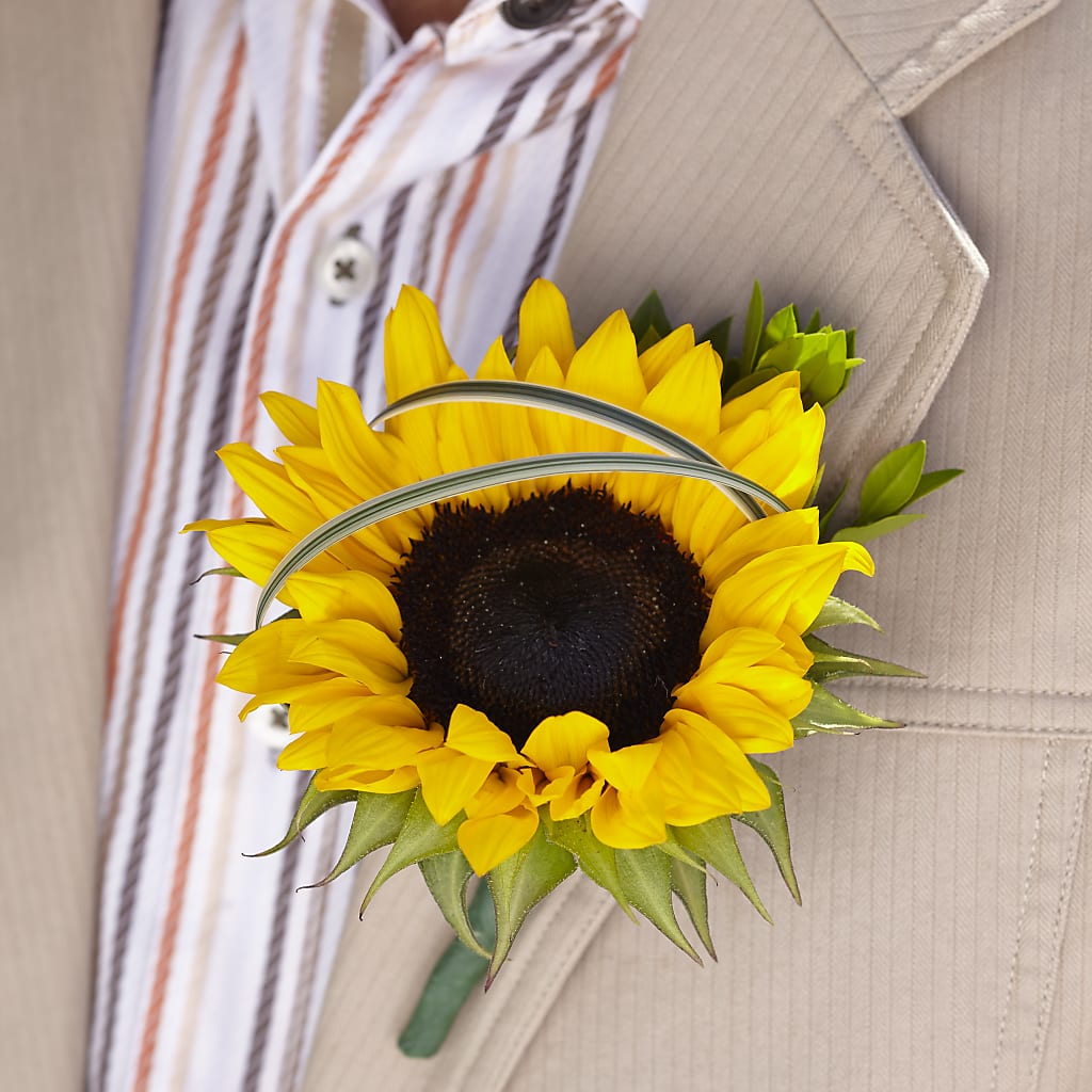Free Spirit Boutonniere – Usa Flowershop Llc, Pompano Beach FL