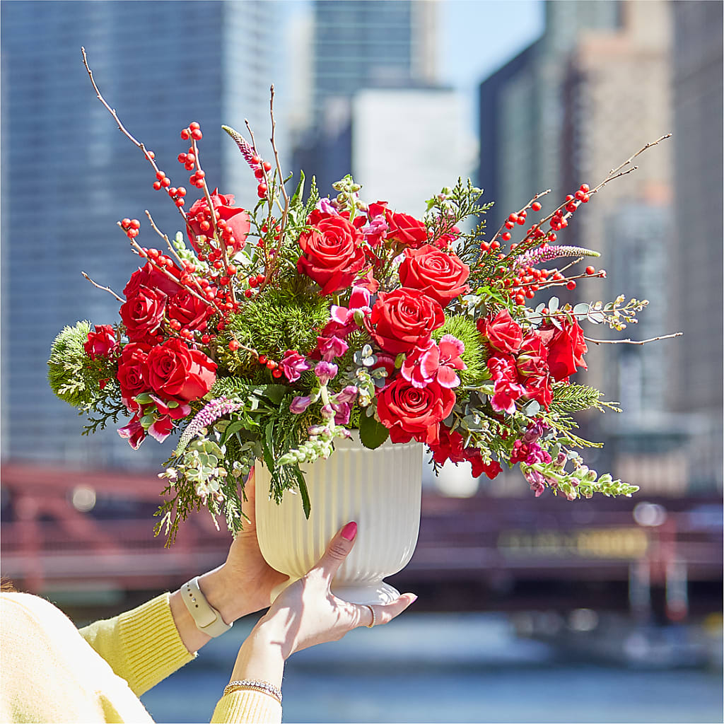 Big Red Bow Bouquet –  Usa Flowershop Llc, Pompano Beach FL