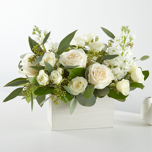 Fresh Linen Box Bouquet –  Usa Flowershop Llc, Pompano Beach FL