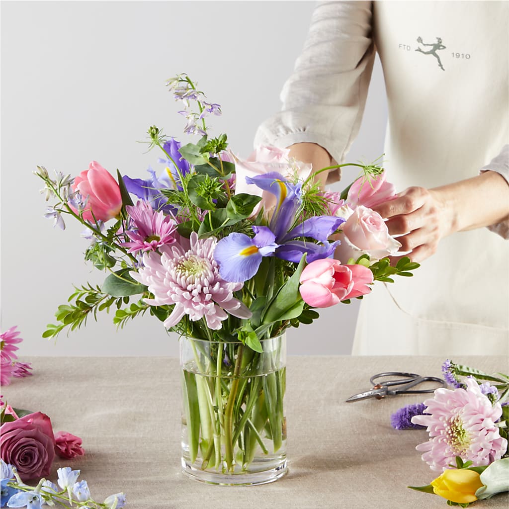 Pastel Tradition - A Florist Original –  Usa Flowershop Llc, Pompano Beach FL