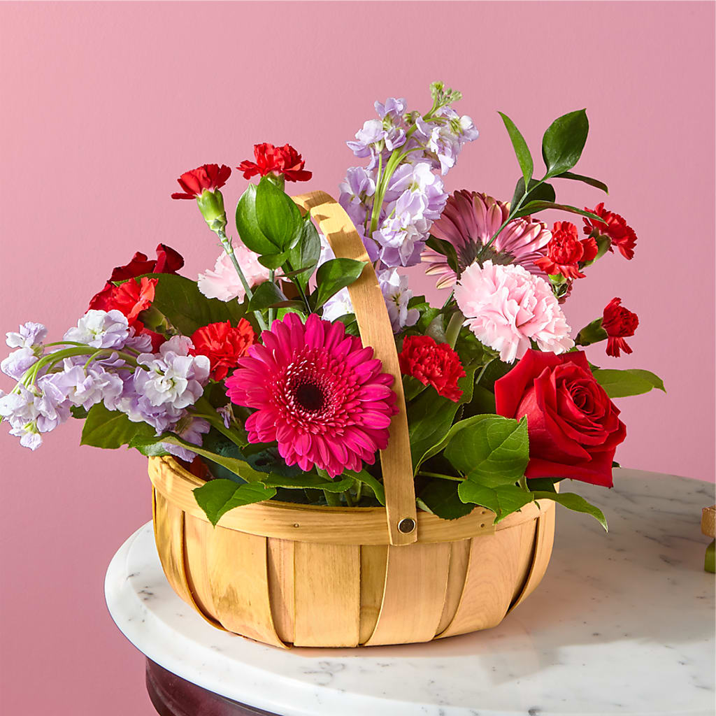 Pink Picnic Basket –  Usa Flowershop Llc, Pompano Beach FL