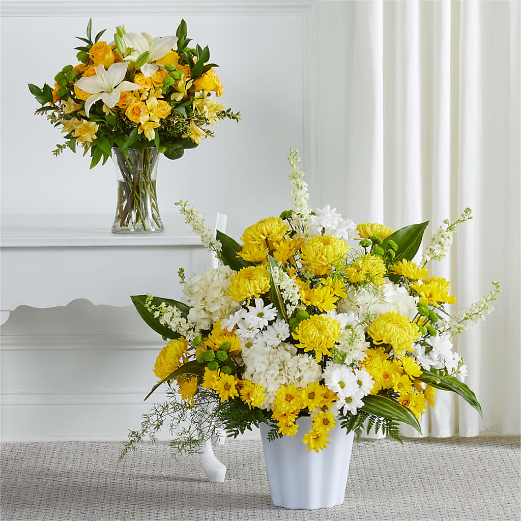 Warm Remembrance Bundles –  Usa Flowershop Llc, Pompano Beach FL
