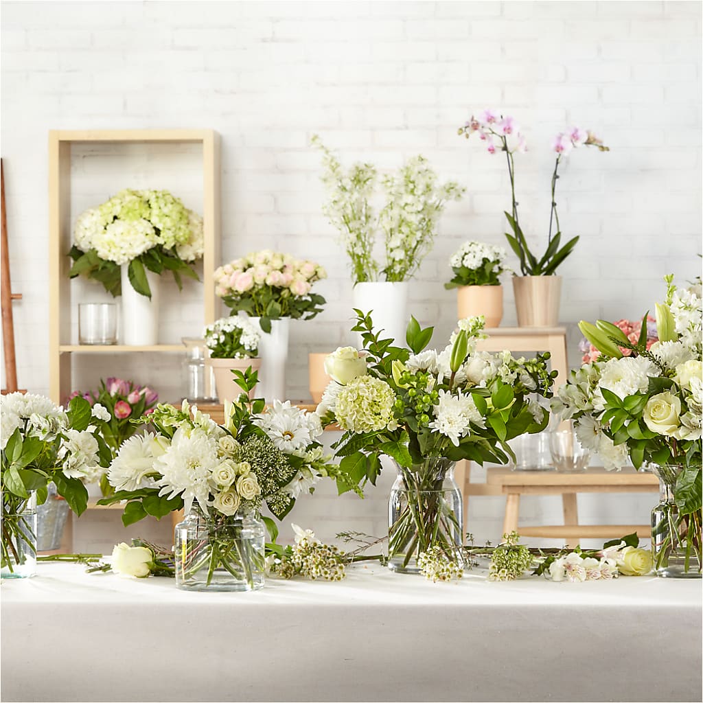 Classic Ivory – A Florist Original –  Usa Flowershop Llc, Pompano Beach FL