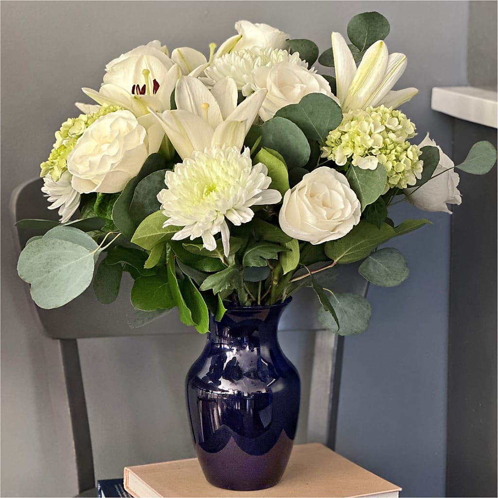 Snowy Dreams Bouquet –  Usa Flowershop Llc, Pompano Beach FL