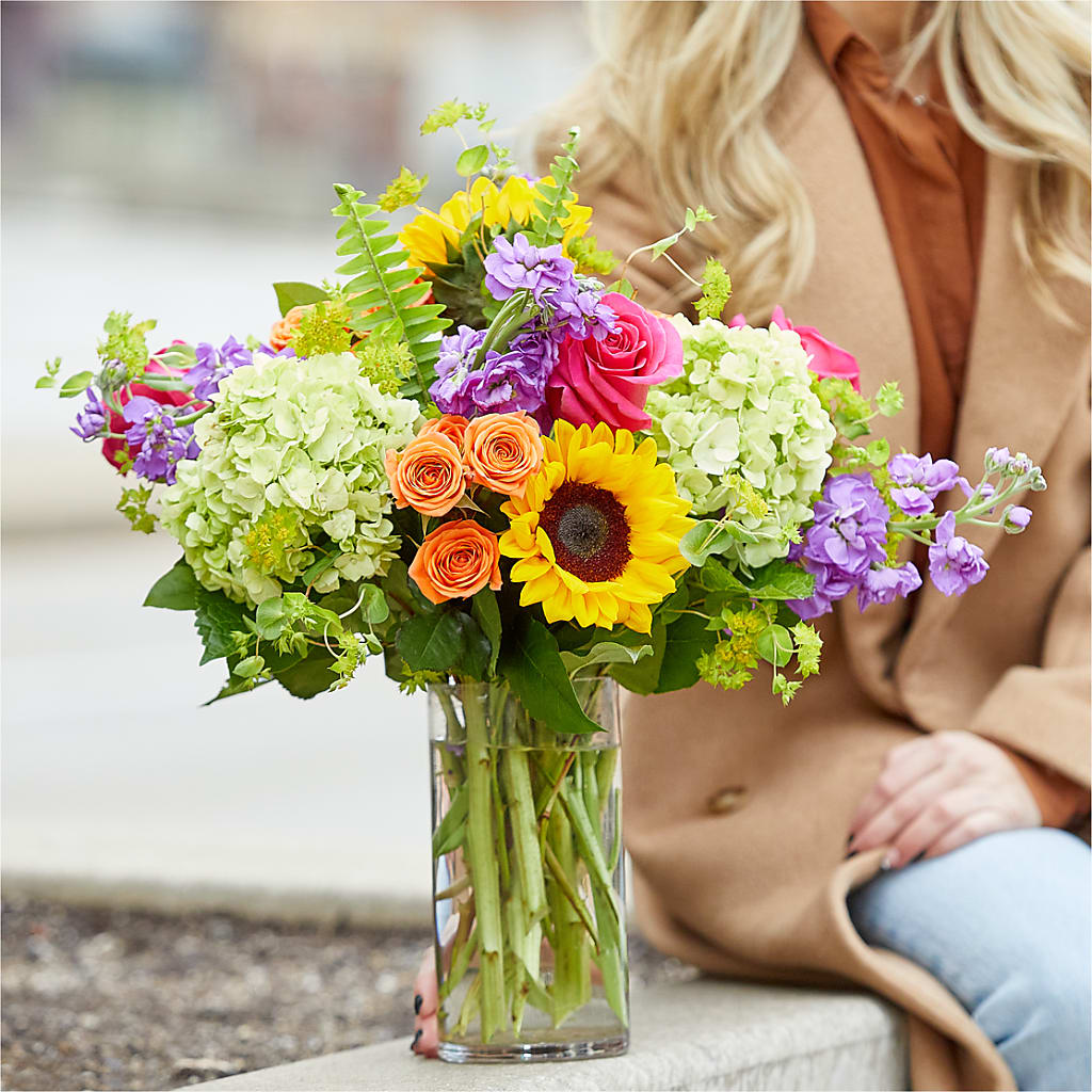 Vibrant Greetings Bouquet –  Usa Flowershop Llc, Pompano Beach FL