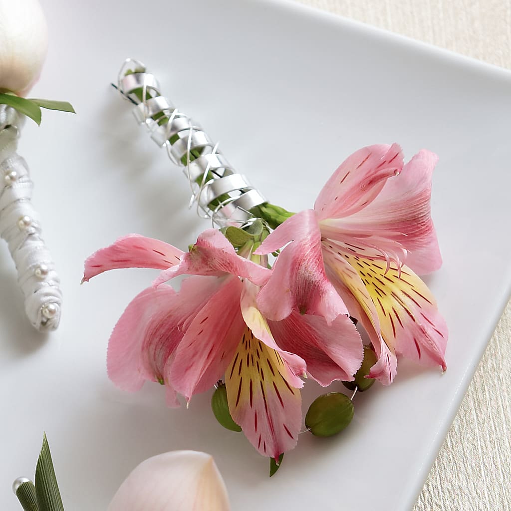 Pink Peruvian Lily Boutonniere –  Usa Flowershop Llc, Pompano Beach FL