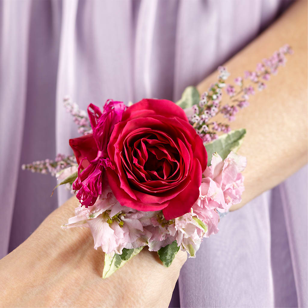Rose Charm Corsage –  Usa Flowershop Llc, Pompano Beach FL