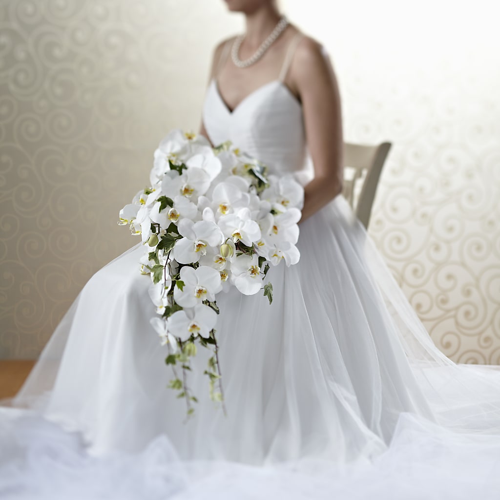Classic White Bouquet –  Usa Flowershop Llc, Pompano Beach FL
